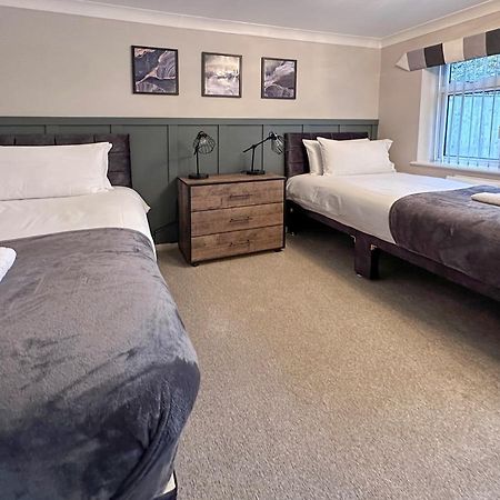 Blunsdon Lodge - Spacious Bungalow, High Speed Wi-Fi, Free Private Parking, Garden Swindon Eksteriør billede